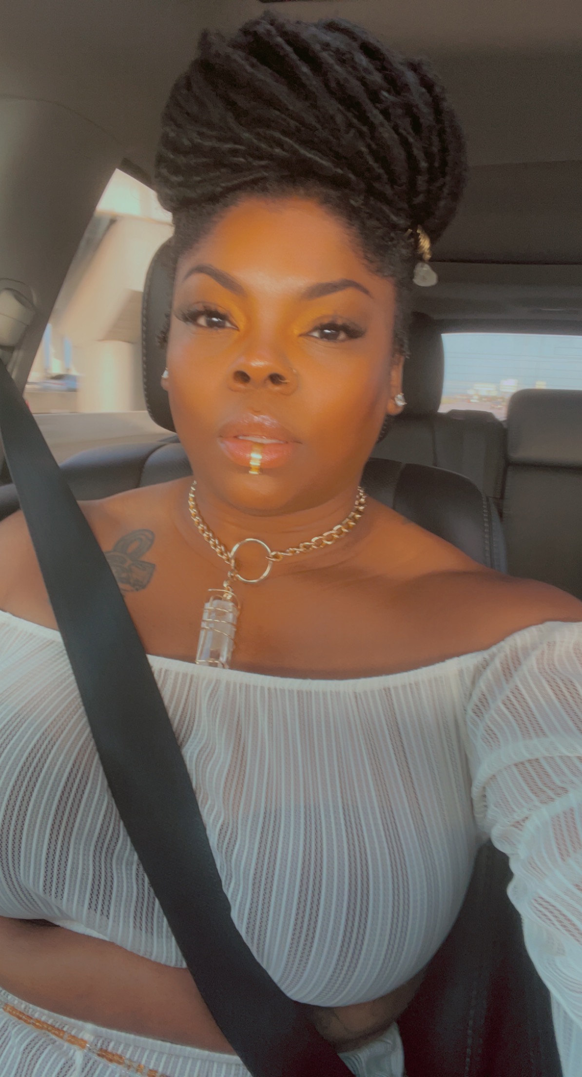 Lip Clip